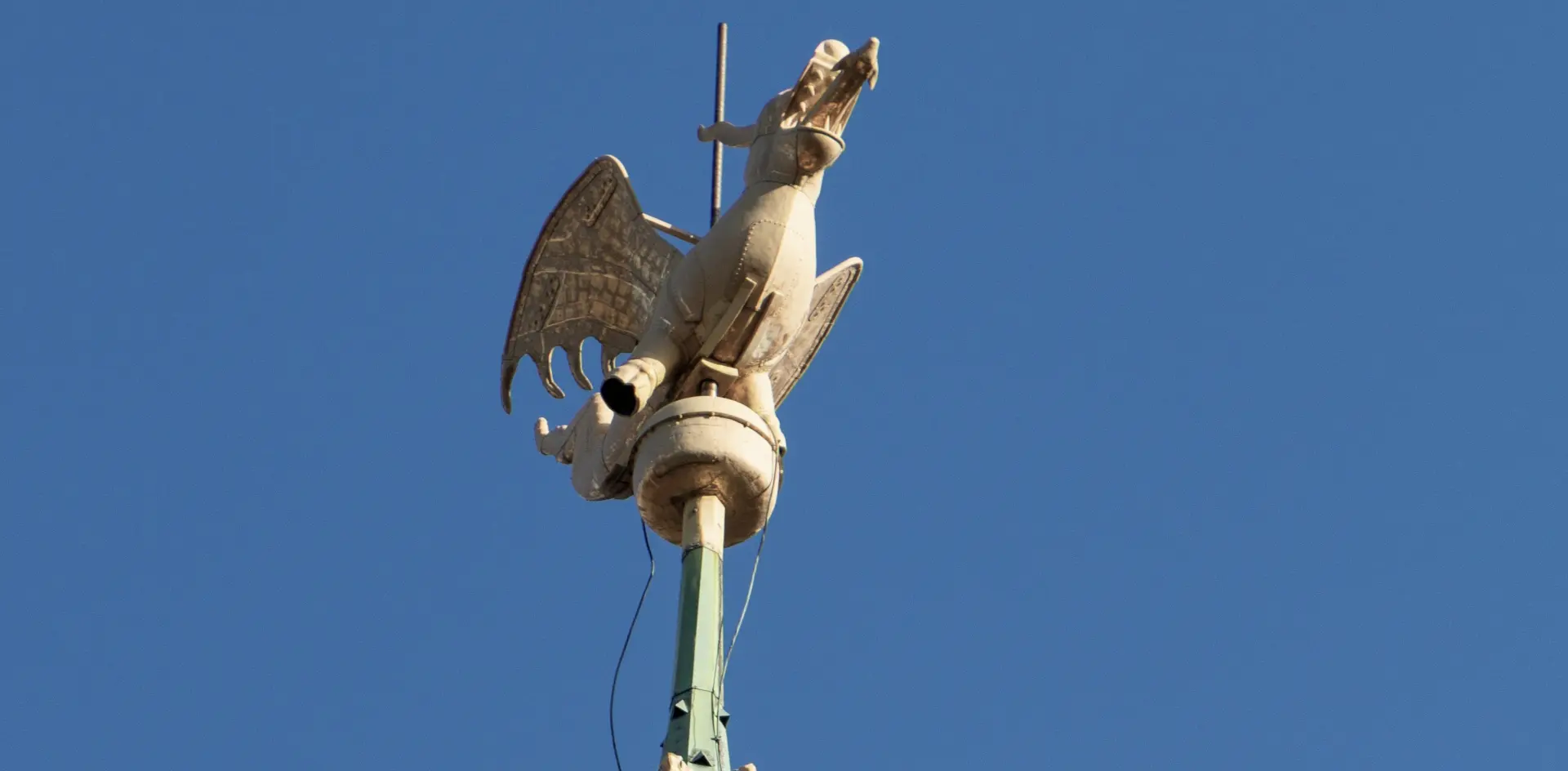 Dragon dorado campanario de Belfort
