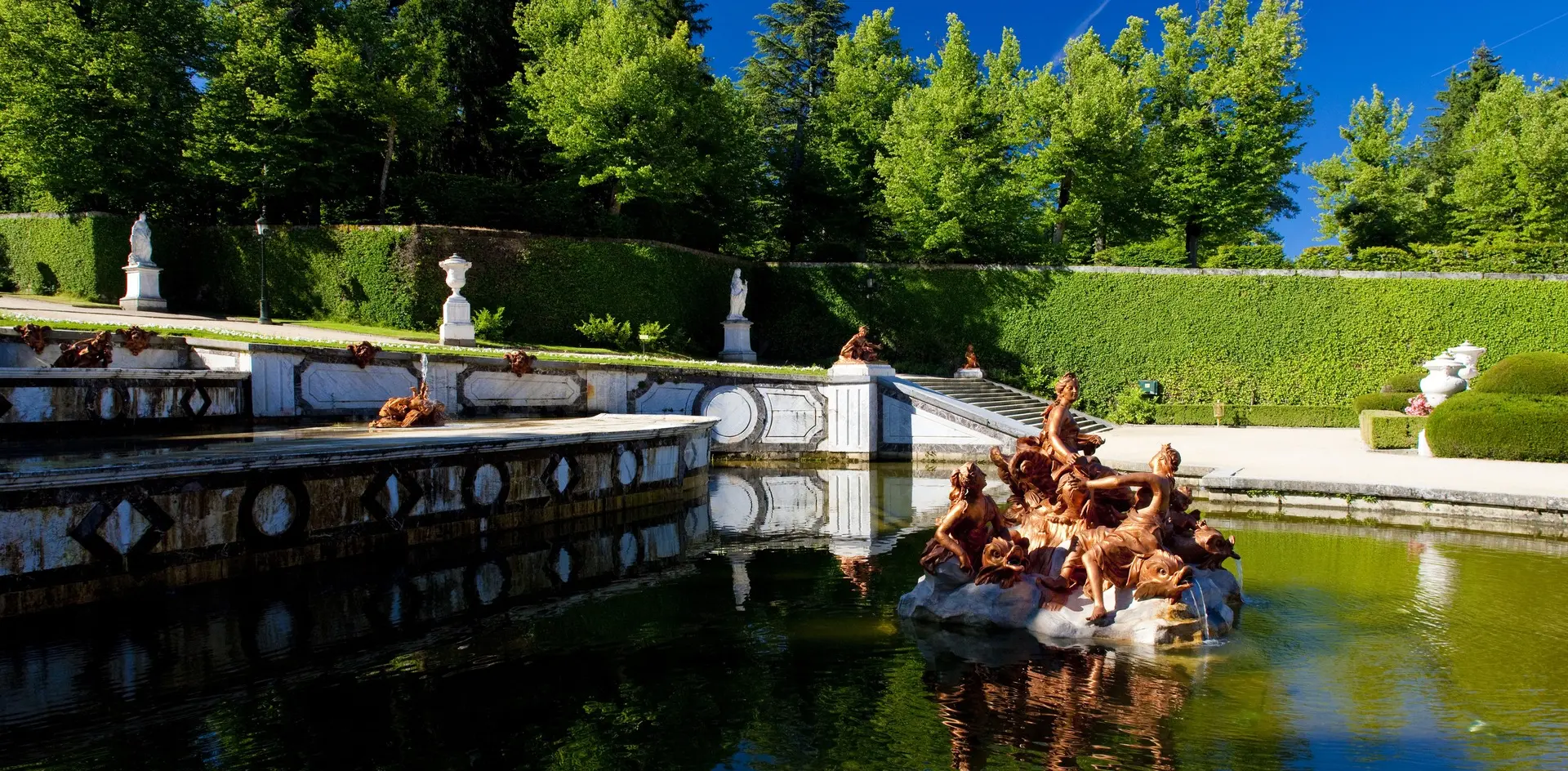 Fuentes y esculturas en los jardines del Palacio de la Granja, Segovia