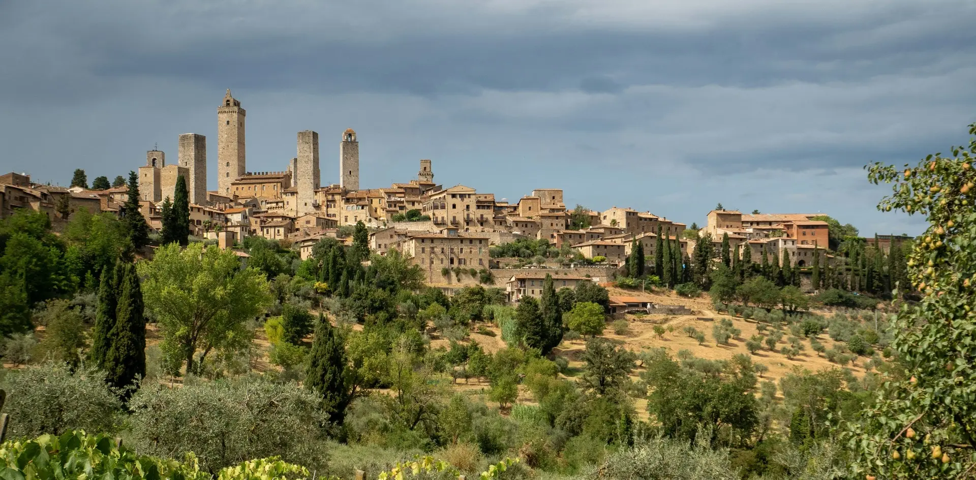 Torres medievales de San Gimignano sobre las colinas de la Toscana