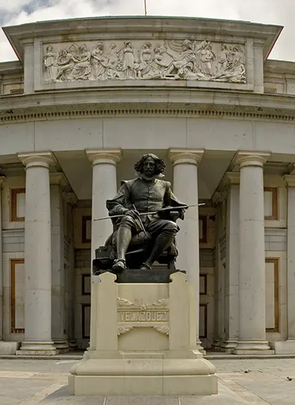 Fachada del Museo del Prado y estatua de Cervantes en Madrid-Visita Guiada al Museo del Prado y Reina Sofía