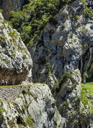 Excursión en 4x4 por Picos de Europa y ruta del Cares desde Cangas de Onís
