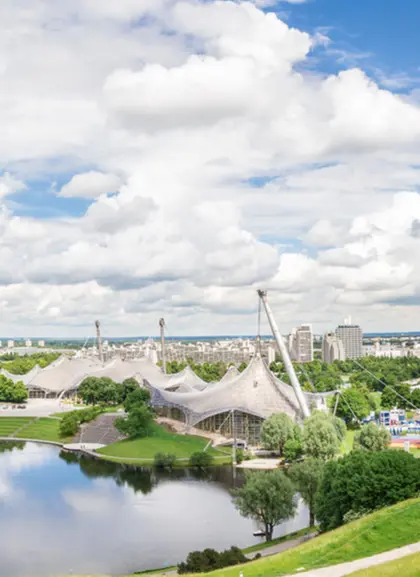 Olympiapark - Tour por Olympiapark y el Jardín inglés de Múnich - Buendía Tours Alemania