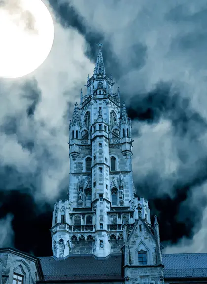 Marienplatz por la noche - Tour de las Leyendas de Múnich - Excursiones y Actividades en español en Múnich - Buendía