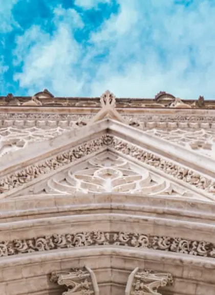 Pórtico de la entrada de la Catedral de Sevilla-Entradas a la Catedral de Sevilla-Actividades, entradas y excursiones en Sevilla Buendía 