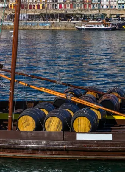 Barco en Oporto - Visita Guiada Bodegas Caves Poças - Actividades y Excursiones en Oporto - Buendía 