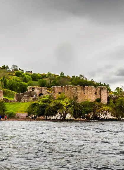 Fort Augustus en la orilla del Lago Ness - Excursión al Lago Ness, Valle de Glencoe y Tierras Altas desde Edimburgo - Tours y Visitas Guiadas Buendía Escocia