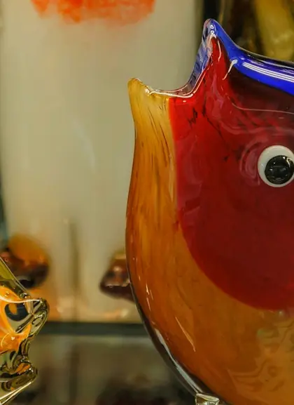 Peces de cristal de los famosos sopladores de vidria de Murano - Tour Murano y Burano en Barco desde Venecia - Visitas guiadas y Excursiones Buendía Italia