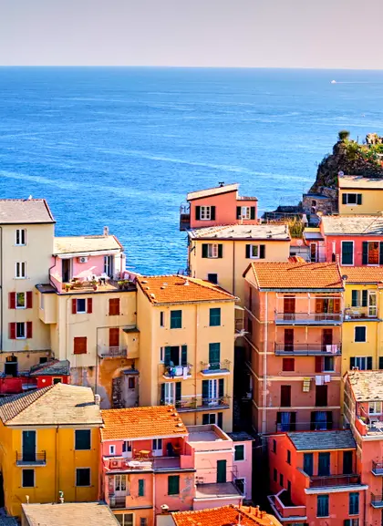 Panorámica de la famosa ciudad de Manarola en Cinque Terre - Excursión a Cinque Terre con ferry y tren desde Florencia - Visitas guiadas y Free tours Buendía Italia