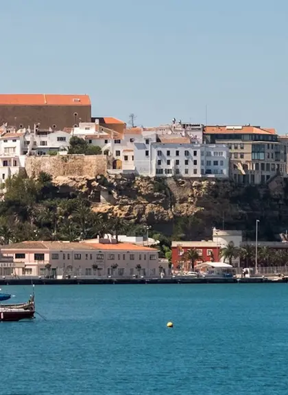 Paseo en catamarán por Mahón - Actividades Menorca - Buendía 