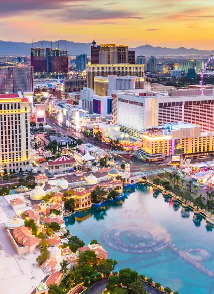 Hoteles de las Vegas al atardecer - Tour Ciudad de Las Vegas, Nevada - Visitas guiadas y Tours en español Buendía Estados Unidos