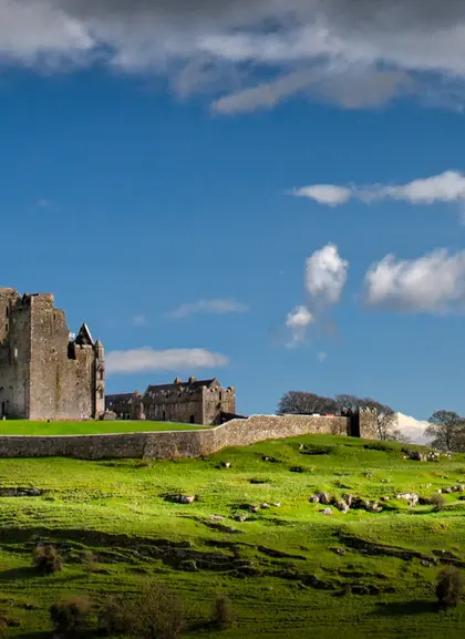 Panorámica Rock of Cashel - Excursión al sur de Irlanda: Cork, el Castillo de Cahir y Rock of Cashel - Visitas Guiadas y Excursiones en español en Dublín - Buendía