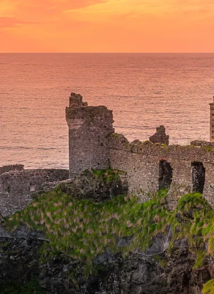 Panorámica Castillo de Dunluce - Excursión al norte de Irlanda: Belfast, Calzada del Gigante y el Castillo de Dunluce - Visitas Guiadas y Excursiones en español en Dublín - Buendía