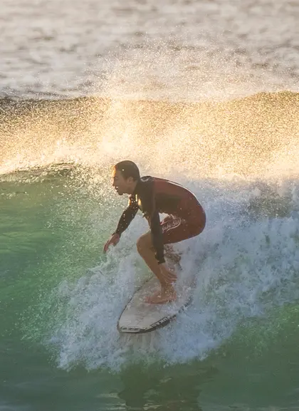 Clase de surf en grupo en Playa de Las Américas
