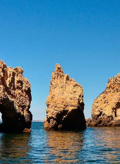 Paseo en Barco con Almuerzo por la costa de Lagos y Ponta Piedade