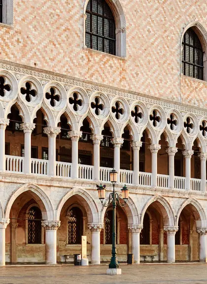 Visita Guiada al Palacio Ducal con entrada sin colas