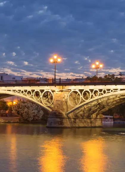 Tour nocturno por el Barrio de Santa Cruz de Sevilla