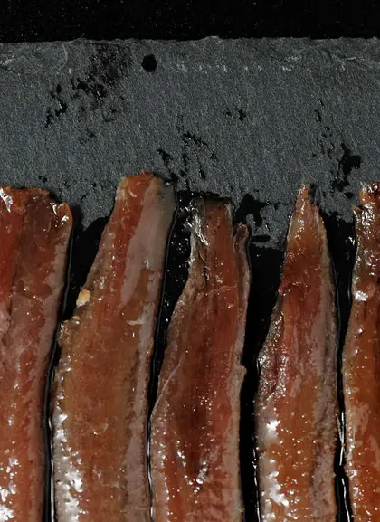 Visita fábrica conservera con degustación de anchoa y Marismas