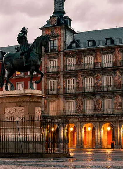 Tour a pie por el Madrid encantado