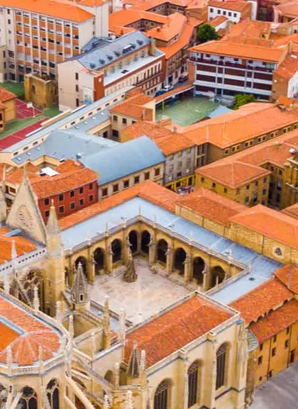 Tour a pie por León y Visita guiada a la catedral de León