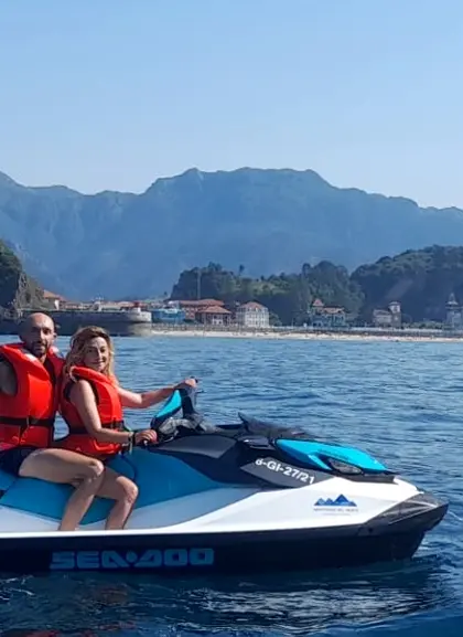 Excursión en moto de agua en Ribadesella 