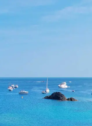 Excursión en catamarán al Cabo de Creus desde Roses