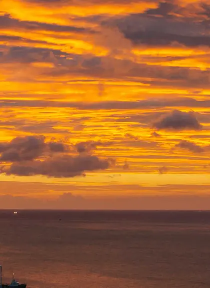 Paseo en barco al atardecer en Ibiza