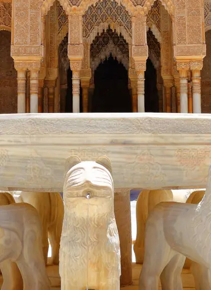 Visita guiada completa a la Alhambra y Tarjeta City Pass