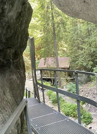 Durante la ruta te encontrarás con tramos de escaleras para tu seguridad.