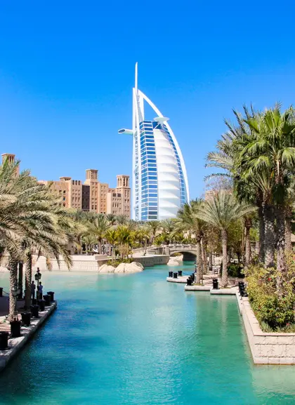 El impresionante edificio de Burj Al Arab se ha convertido en un icono de la ciudad.