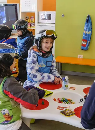En el Jardín Alpino no todo es esquiar, sobre todo los días de mal tiempo. También hay actividades y diversión a cubierto.