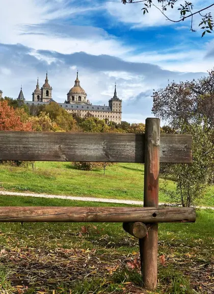 Paisaje verde y naturaleza de San Lorenzo de El Escorial.
