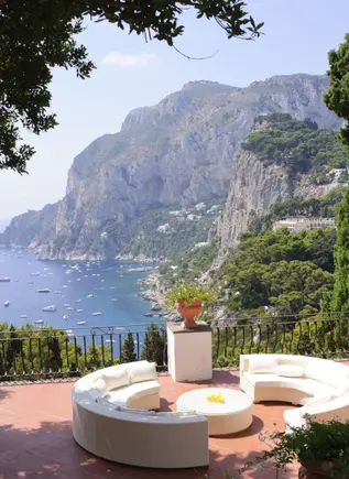 La isla de Capri, desde Anacapri, ofrece vistas únicas a la bahía.