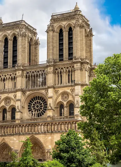 Fachada de la catedral más importante de Francia.