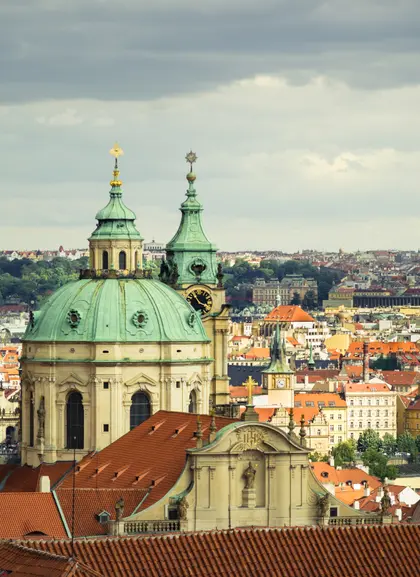 Praga con torre de TV Žižkov de fondo