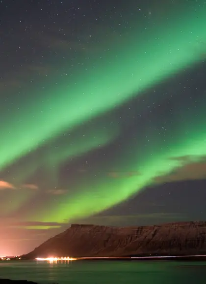 Auroras boreales en el norte de Reikiavik