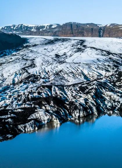 "El glaciar Sólheimajökull, una maravilla de hielo y naturaleza salvaje.