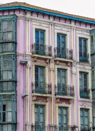 Edificios distintivos de la localidad de Torrelavega, Cantabria