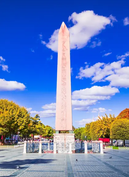 Obelisco de Teodosio en un día soleado, Estambul