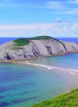  La playa de Covachos en Soto de la Marina, Cantabria