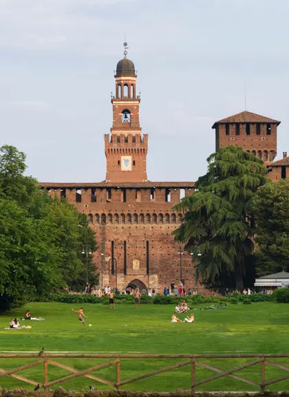 Torre principal del Castillo de Sforzesco en Milán