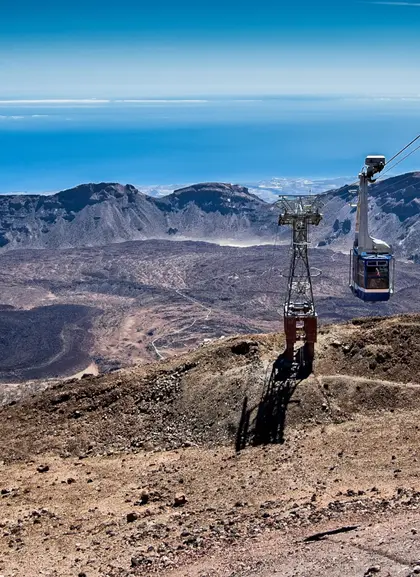 Vista de Tenerife el otras islas en el fondo desde el teleférico del Teide
