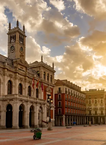 Atardecer en la plaza mayor de Valladolid