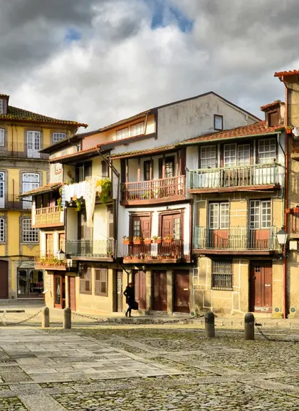 Plaza de Santiago en Guimaraes, Portugal