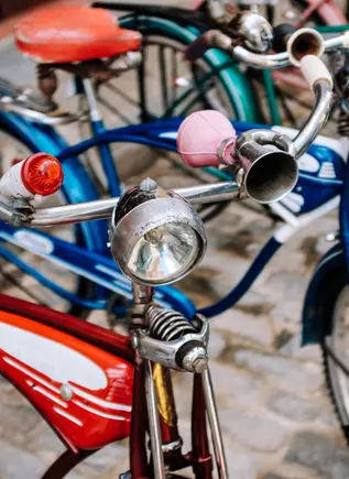 Bicicletas clásicas en las calles de La Habana, Cuba