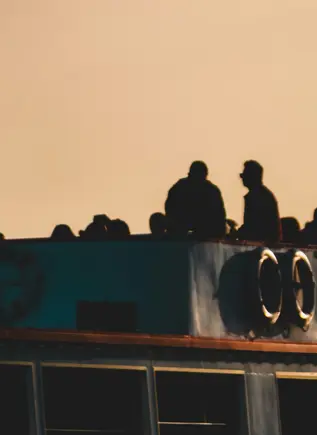 Paseo en barco por el Duero con música en directo - buendía
