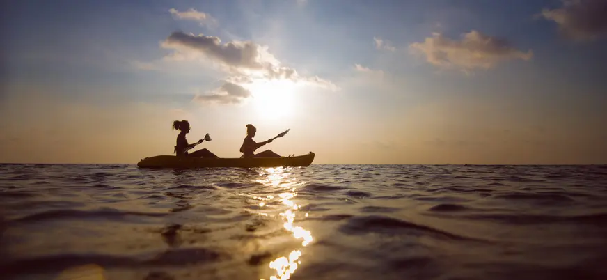 Excursión en kayak al atardecer en la costa de Llanes, Asturias