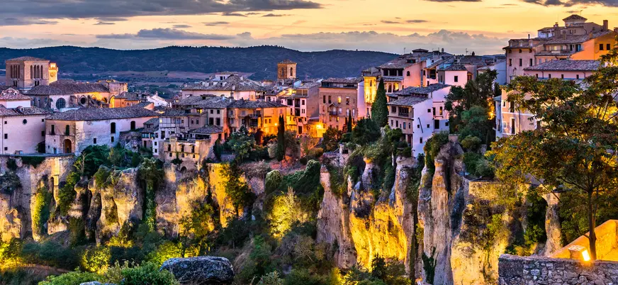 Casco antiguo de la ciudad de Cuenca al atardecer - Visita Guiada Cuenca nocturna - Buendía Castilla la Mancha
