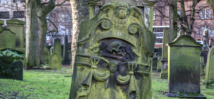 Lápida en el cementerio de Edimburgo