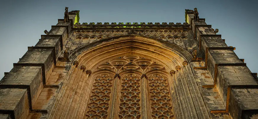 Detalle gótico de la fachada del Monasterio de Batalha.