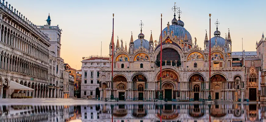 Basílica de San Marcos, el templo principal de Venecia y obra maestra de la arquitectura bizantina